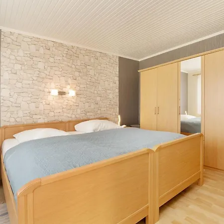 Schneider- Snieder's Hoeg بيت للعطل